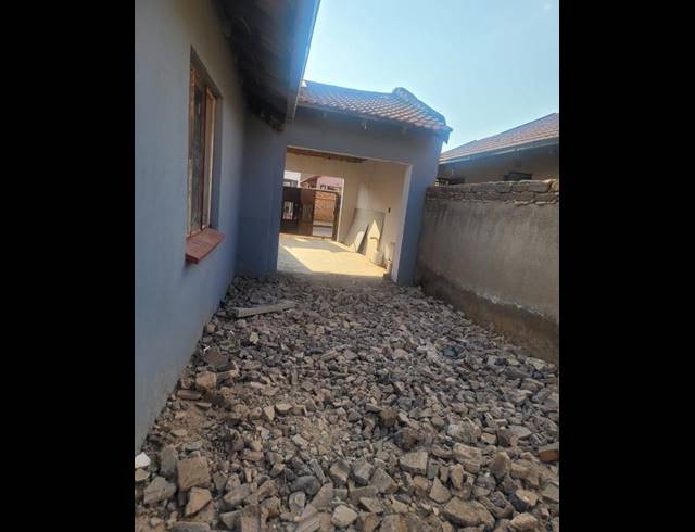 3 BEDROOM HOUSE FOR SALE IN PROTEA GLEN EXT